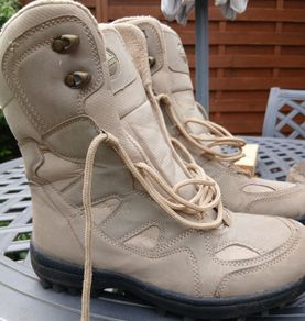 snow boots ladies size 6