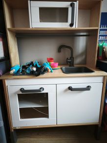 toy kitchen