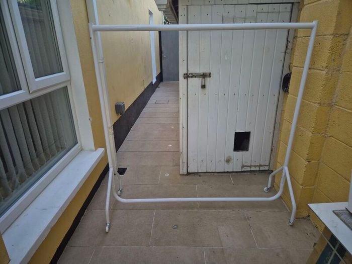 clothes rail