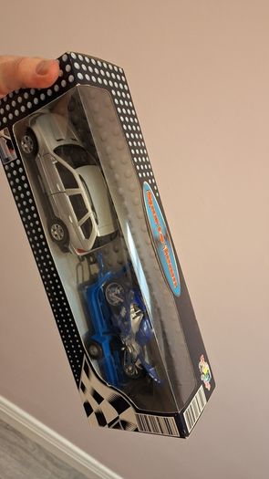 Sports-Team BMW X5 & Yamaha YZF-R1 Motorbike Cast Model