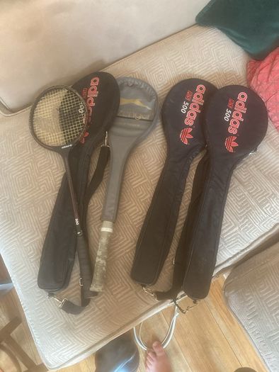 4 Squash rackets