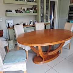 Diningroom table