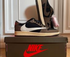 Travis Scott x Air Jordan 1 Low Dark Mocha (UK 10 / EU 45) - Like New, Boxed