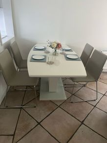 Dining table and 4 chairs