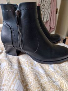 Women's boots - black size 6