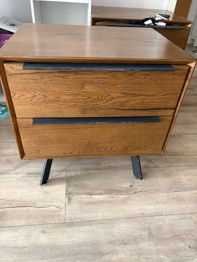 Oak veneer lockers