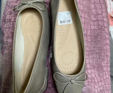 Clarks metallic leather ballet pumps - size 4