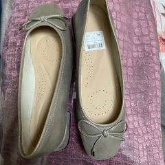 Clarks metallic leather ballet pumps - size 4