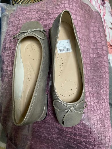 Clarks metallic leather ballet pumps - size 4