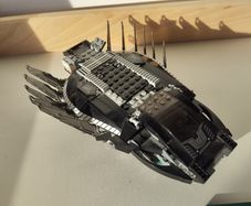 LEGO Marvel Black Panther  Royal Talon Fighter Attack 76100