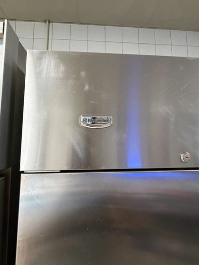 Commercial 2 door freezer