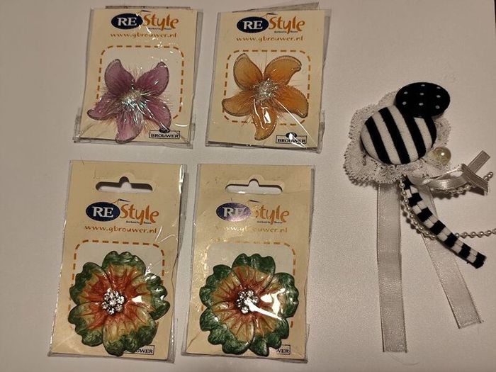 Brooches Mix Selection Lot of 5