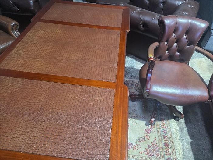 presidential desk+ captains chair
