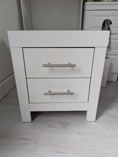 Small bedside locker and long overhead press