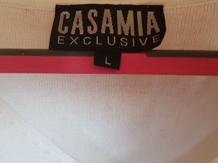White top Size Large