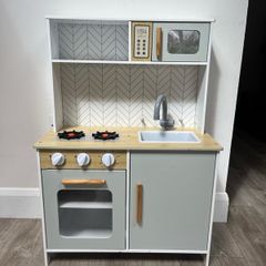 FREE TO TAKE - Smyths toy kitchen