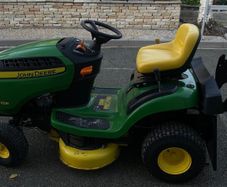 John Deere Lawnmower