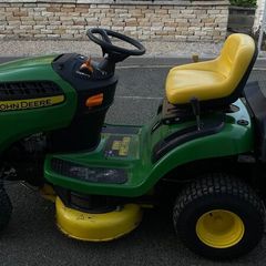 John Deere Lawnmower