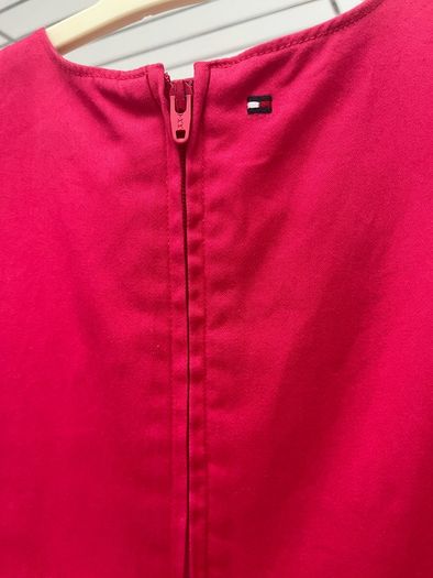 Tommy Hilfiger girl's dress, Age 6 (Free girls clothes/items for first buyer to offer asking price on this)
