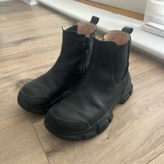 Gucci boys ankle shoes