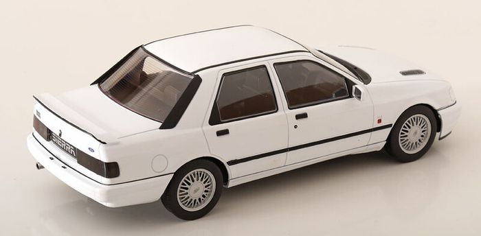 Ford Sierra Cosworth 1988 1/18 New In Box