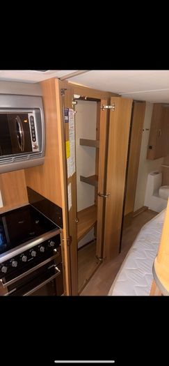fixed bed caravan
