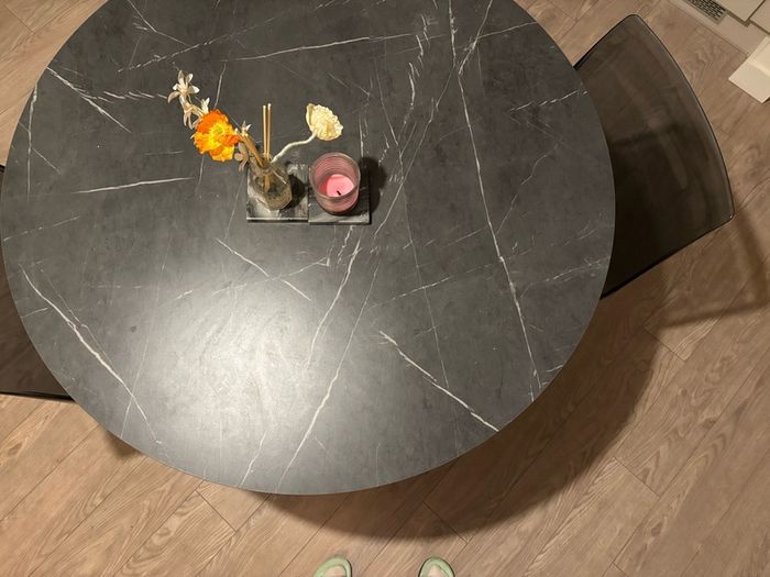 Round kitchen table & 2 chairs