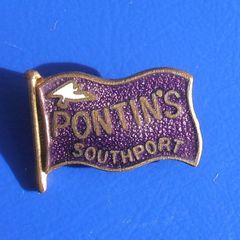 PONTINS HOLIDAY PARK SOUTHPORT (Mersyside, Lancashire) - resident camper's badge (1960's / 1970's)