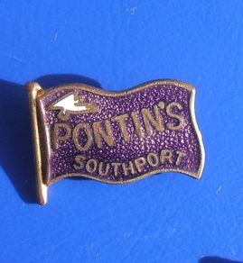 PONTINS HOLIDAY PARK SOUTHPORT (Mersyside, Lancashire) - resident camper's badge (1960's / 1970's)