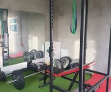 Gym equipment/Squat rack/Barbell/Weights