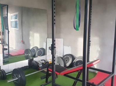 Gym equipment/Squat rack/Barbell/Weights