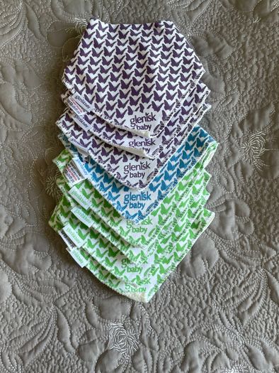 Feeding sets, spoons, plates, forks, bibs