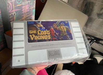 lost vikings employee statue rare