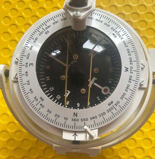 Sailing marine compass