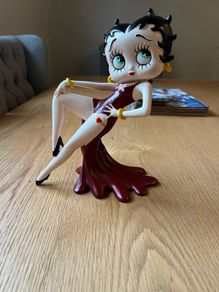 betty boo statue
