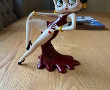 betty boo statue