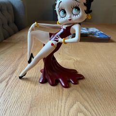 betty boo statue