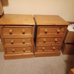 2 x bedside lockers