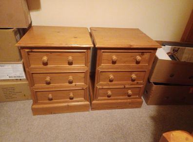 2 x bedside lockers