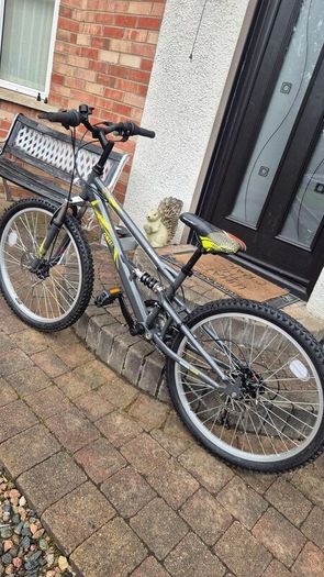 Kids youngster mtb mountain bike perfect condition
