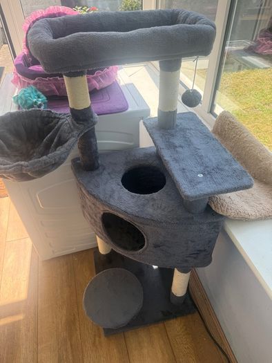 Cat tree