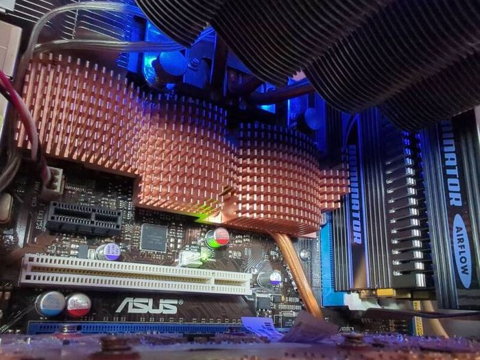Retro Gaming PC << Core Extreme QX9770 >> 8GB RAM HD 4870X2