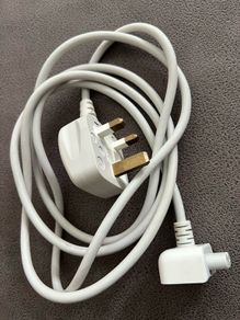 An original Macbook cable