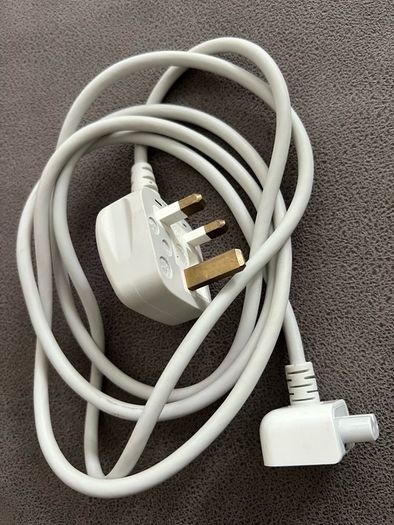 An original Macbook cable