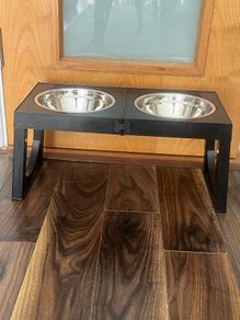 Pet Feeder complete with Bowls