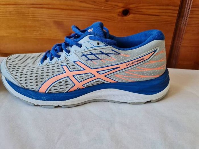 asics gel cumulus Size 4.5 eu 38 grey In excellent condition