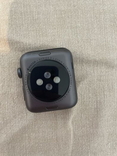 Apple Watch Series 3 cracked screen
