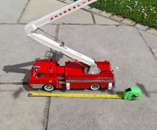 Old tin plate fire engine