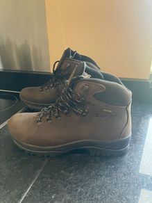 walking/hiking boots