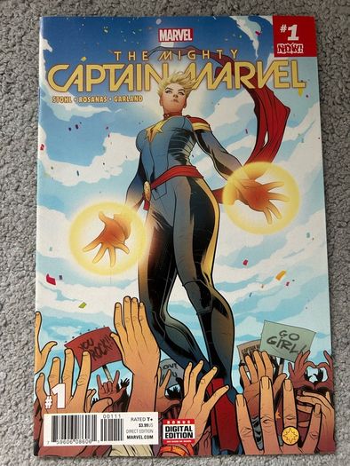 Captain Marvel, Ms Marvel & Elektra comic bundle